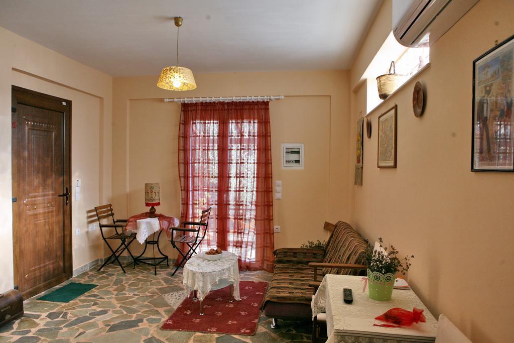 Evaland Traditional Houses Apartment Tarti Room photo