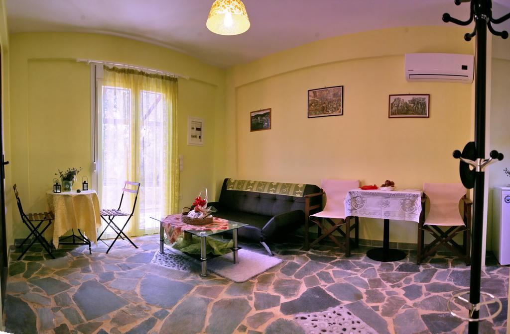 Evaland Traditional Houses Apartment Tarti Room photo